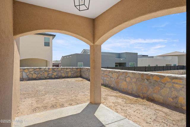 4020 Lasso Lp, Las Cruces, NM 88005