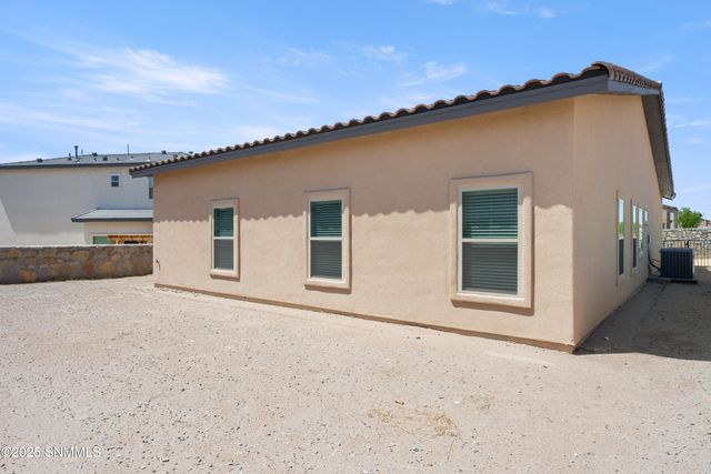 4020 Lasso Lp, Las Cruces, NM 88005