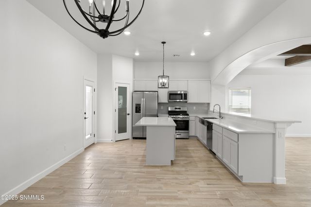 4020 Lasso Lp, Las Cruces, NM 88005