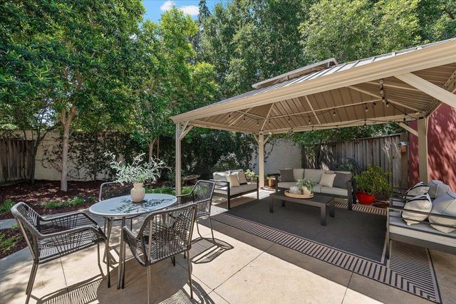 129 Smith Ranch Court, Los Gatos, CA 95032