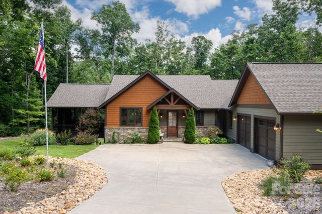403 Thunder Mountain Road, Hendersonville, NC 28792
