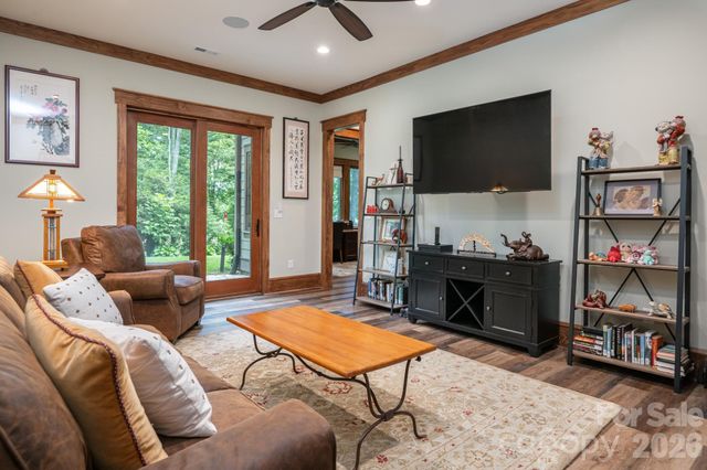 403 Thunder Mountain Road, Hendersonville, NC 28792