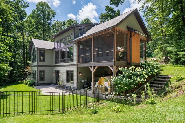 403 Thunder Mountain Road, Hendersonville, NC 28792
