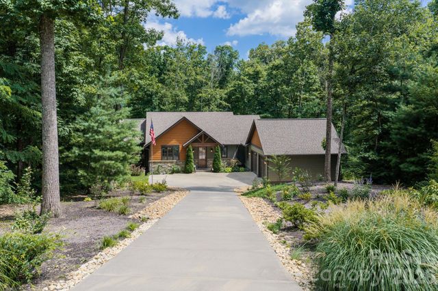 403 Thunder Mountain Road, Hendersonville, NC 28792