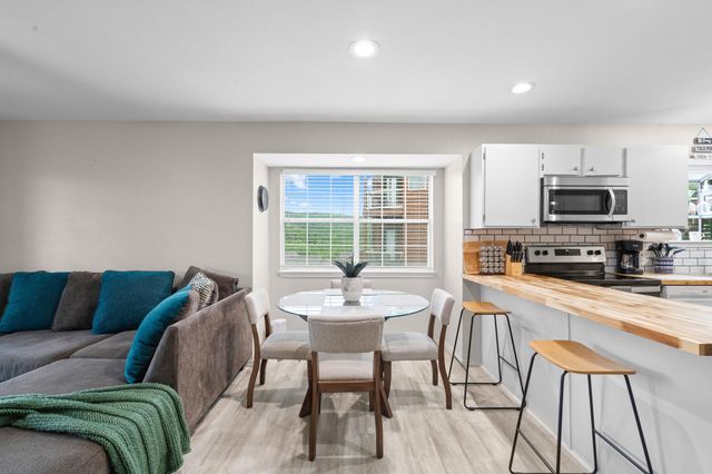 30 Blue Bird Way 4, Branson, MO 65616