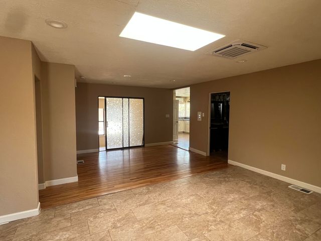 629 Monroe Street SE, Albuquerque, NM 87123