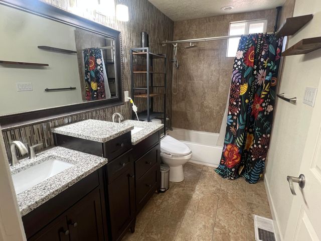 629 Monroe Street SE, Albuquerque, NM 87123