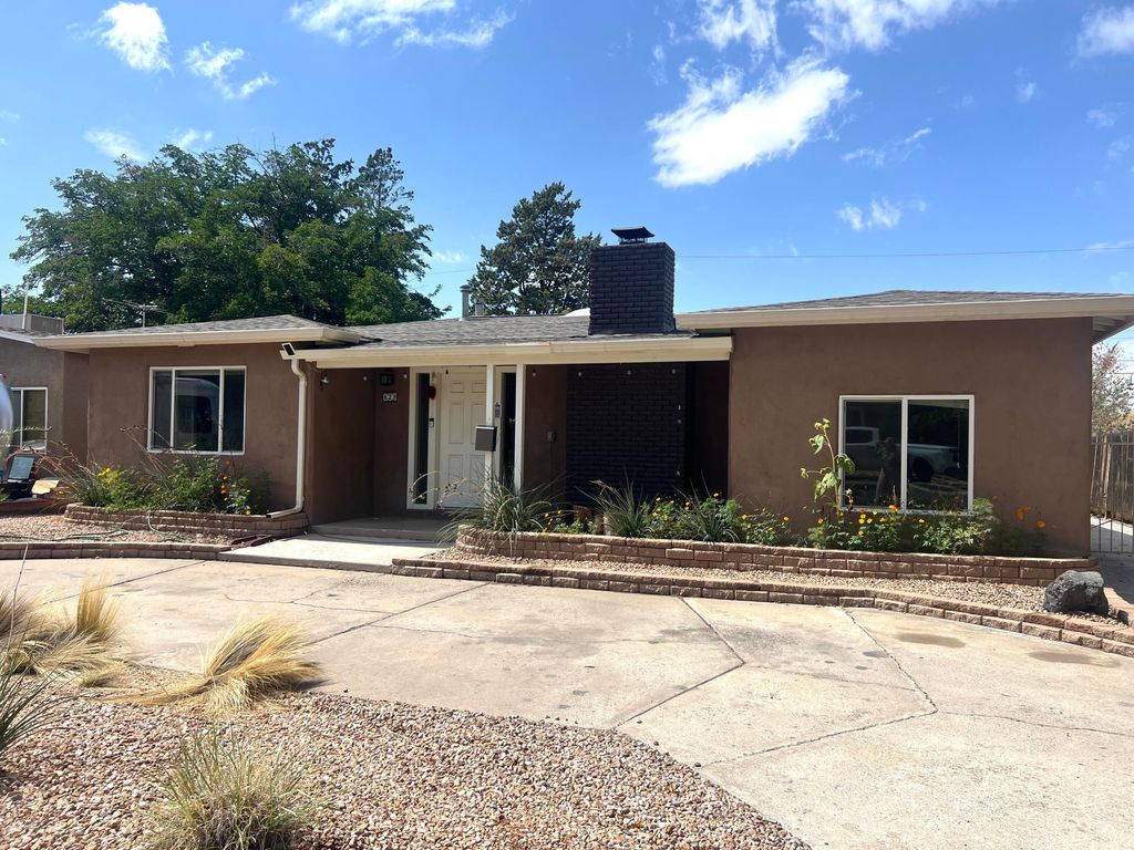 629 Monroe Street SE, Albuquerque, NM 87123