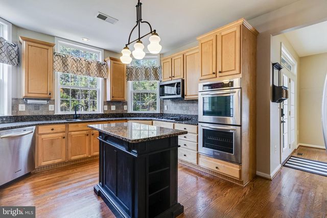 8800 HILL SPRING DR, La Plata, MD 20646