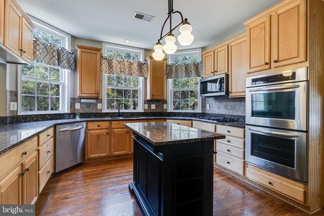 8800 HILL SPRING DR, La Plata, MD 20646