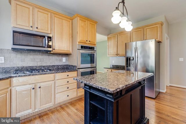 8800 HILL SPRING DR, La Plata, MD 20646