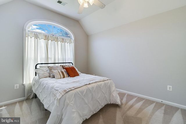 8800 HILL SPRING DR, La Plata, MD 20646
