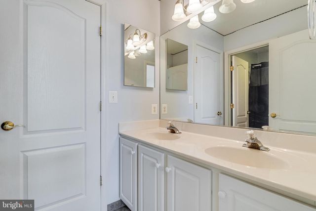 8800 HILL SPRING DR, La Plata, MD 20646