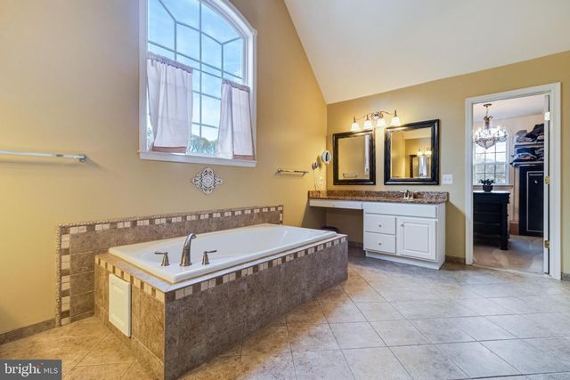 8800 HILL SPRING DR, La Plata, MD 20646