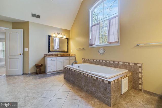 8800 HILL SPRING DR, La Plata, MD 20646