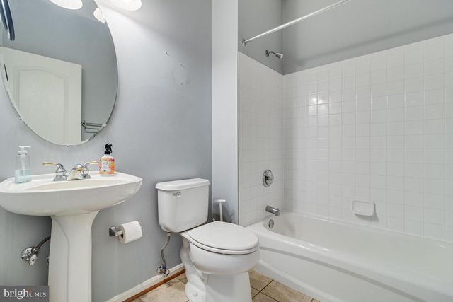 8800 HILL SPRING DR, La Plata, MD 20646