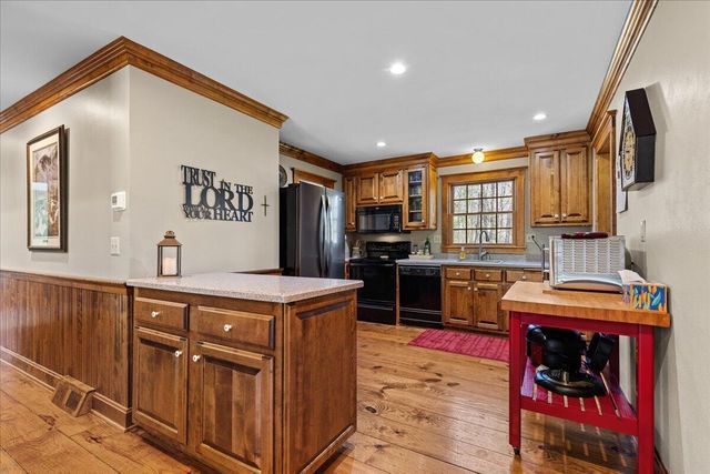 814 Tipperary LANE, Hartford, WI 53027