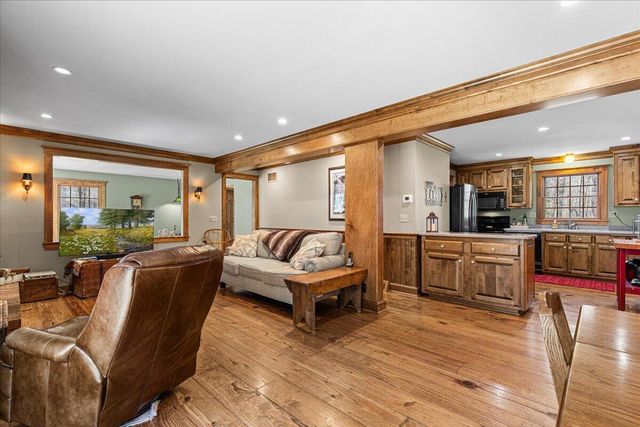 814 Tipperary LANE, Hartford, WI 53027