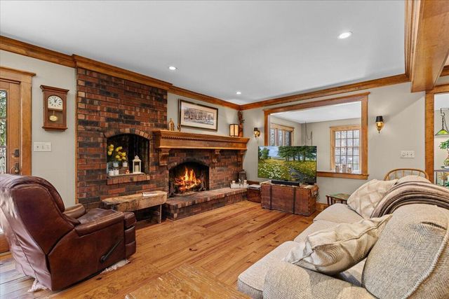 814 Tipperary LANE, Hartford, WI 53027