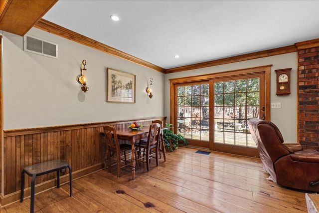 814 Tipperary LANE, Hartford, WI 53027