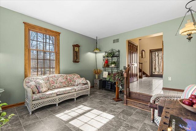 814 Tipperary LANE, Hartford, WI 53027