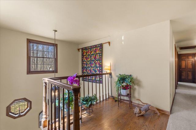 814 Tipperary LANE, Hartford, WI 53027