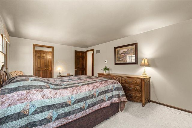 814 Tipperary LANE, Hartford, WI 53027