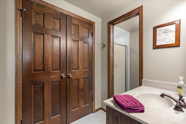 814 Tipperary LANE, Hartford, WI 53027