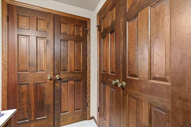 814 Tipperary LANE, Hartford, WI 53027