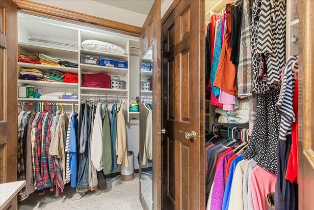 814 Tipperary LANE, Hartford, WI 53027