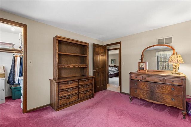 814 Tipperary LANE, Hartford, WI 53027