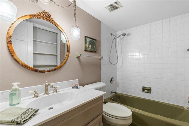 814 Tipperary LANE, Hartford, WI 53027