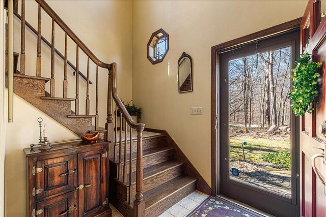 814 Tipperary LANE, Hartford, WI 53027