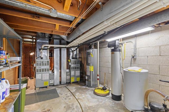 814 Tipperary LANE, Hartford, WI 53027