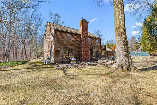 814 Tipperary LANE, Hartford, WI 53027