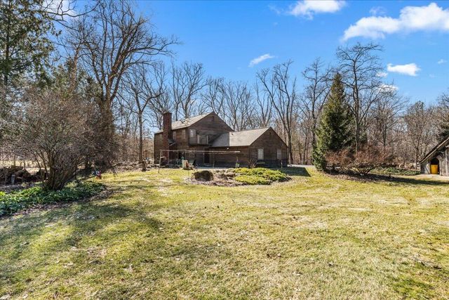 814 Tipperary LANE, Hartford, WI 53027