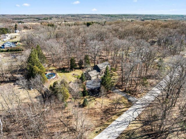 814 Tipperary LANE, Hartford, WI 53027