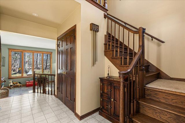 814 Tipperary LANE, Hartford, WI 53027