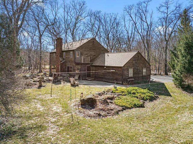 814 Tipperary LANE, Hartford, WI 53027