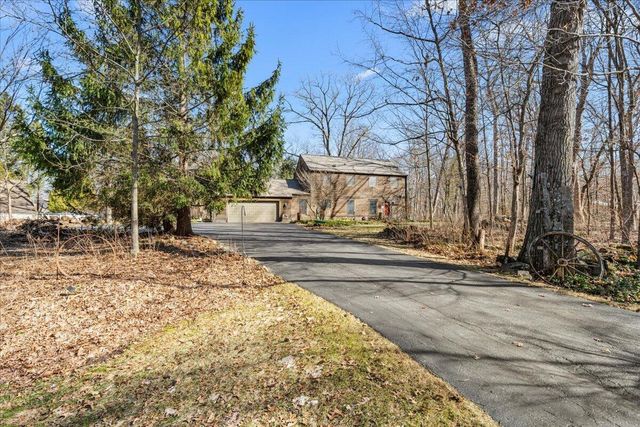 814 Tipperary LANE, Hartford, WI 53027