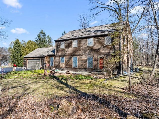 814 Tipperary LANE, Hartford, WI 53027