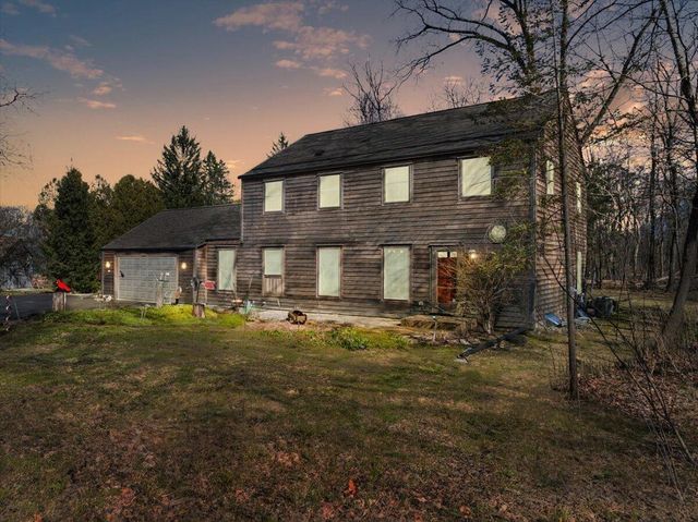 814 Tipperary LANE, Hartford, WI 53027