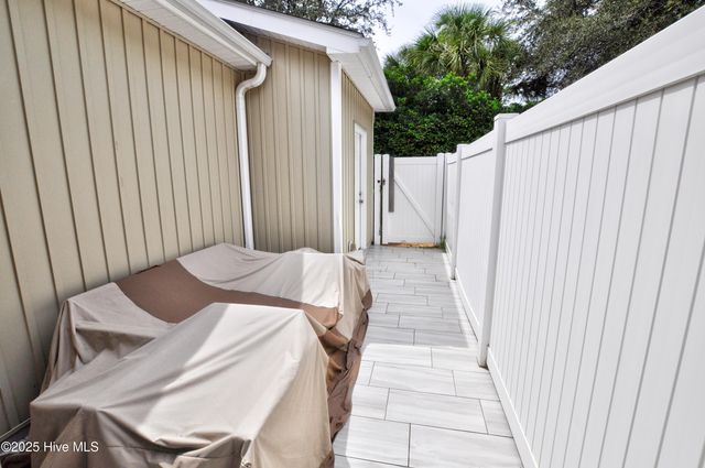 7195 Bonaventure Street SW 403, Ocean Isle Beach, NC 28469