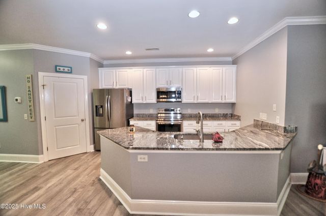 7195 Bonaventure Street SW 403, Ocean Isle Beach, NC 28469