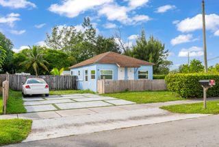 717 NW 16th Ave, Pompano Beach, FL 33069