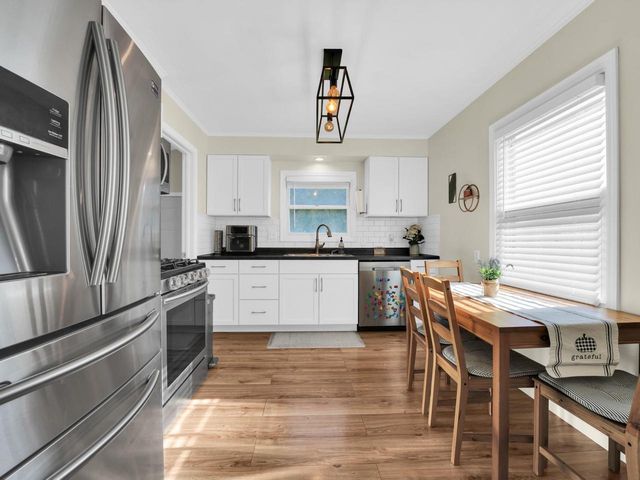 3211 Lakeview CIRCLE, Racine, WI 53402