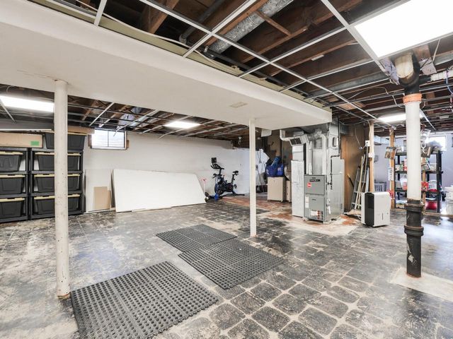 3211 Lakeview CIRCLE, Racine, WI 53402