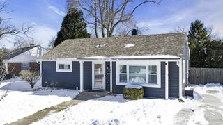3211 Lakeview CIRCLE, Racine, WI 53402