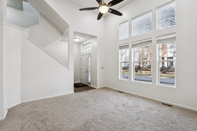 426 Plaza Place, Aurora, IL 60504