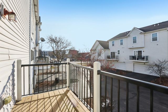 426 Plaza Place, Aurora, IL 60504